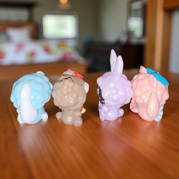 Unbranded Japanese Hello Kitty & Friends Figures Bear Edition A32 - Picture 3 of 5